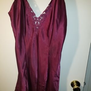 Ladies burgundy nightie.